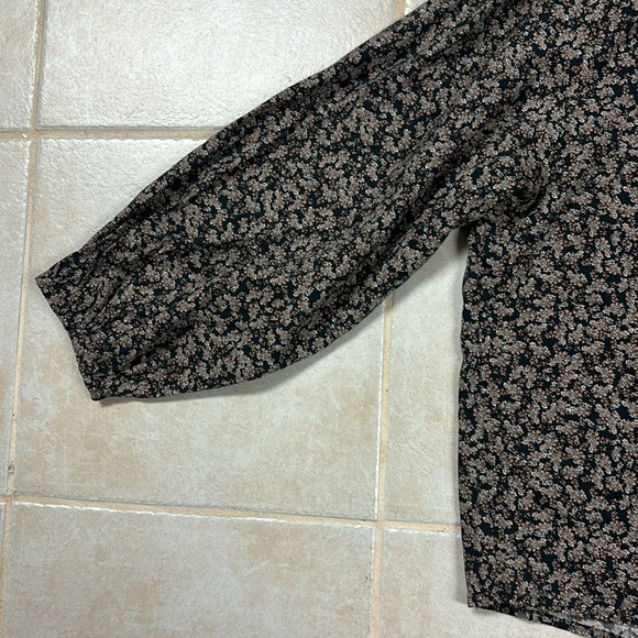 Universal Thread Top - Picture 3 of 7